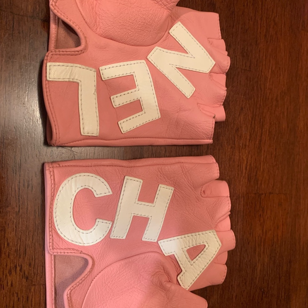 Authentic, very rare, limited edition CHANEL Fingerless Gloves with Chanel logo